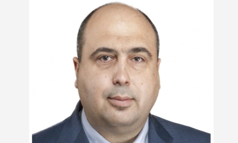 Владислав Николов