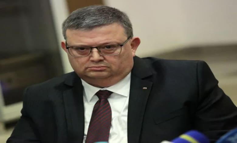 Сотир Цацаров подаде оставка