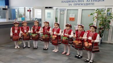 Лазарки гостуваха в Офис на НАП Плевен