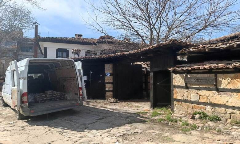 каменната настилка във Възрожденския комплекс. каменната настилка във Възрожденския комплекс.