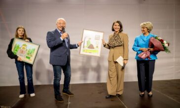 Флашмоб инициативата „Младежкият глас на Плевен” обедини десетки младежи, артисти и обществени личности 8 mladezhkiat glas na pleven 8