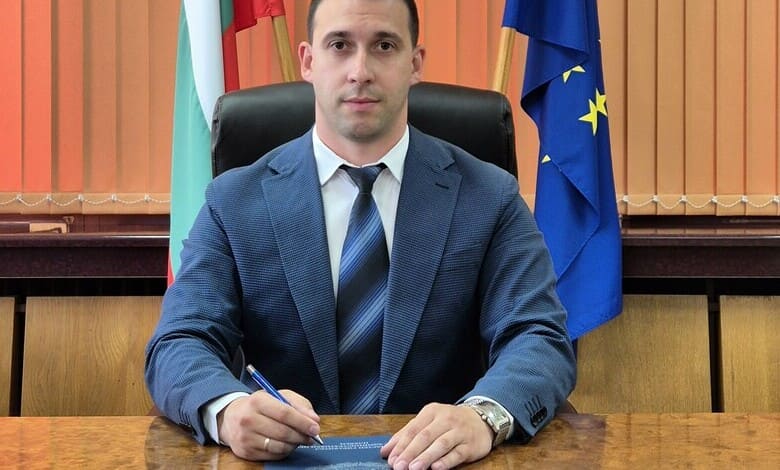 ALT: „Областен управител Плевен Николай Абрашев“